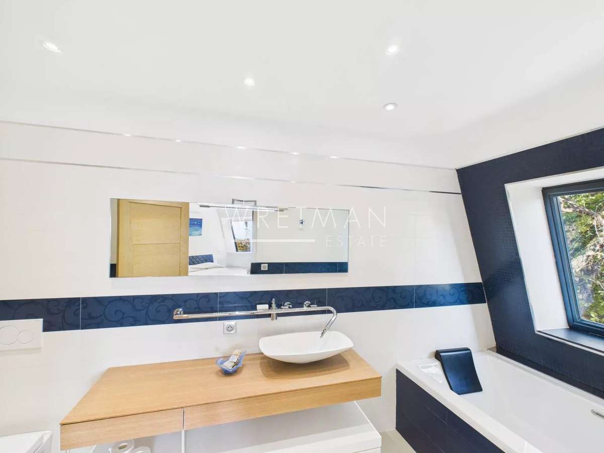 House Menton