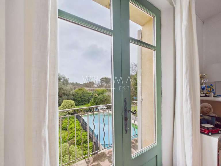 House Roquefort-les-Pins - 3 bedrooms - 158m²