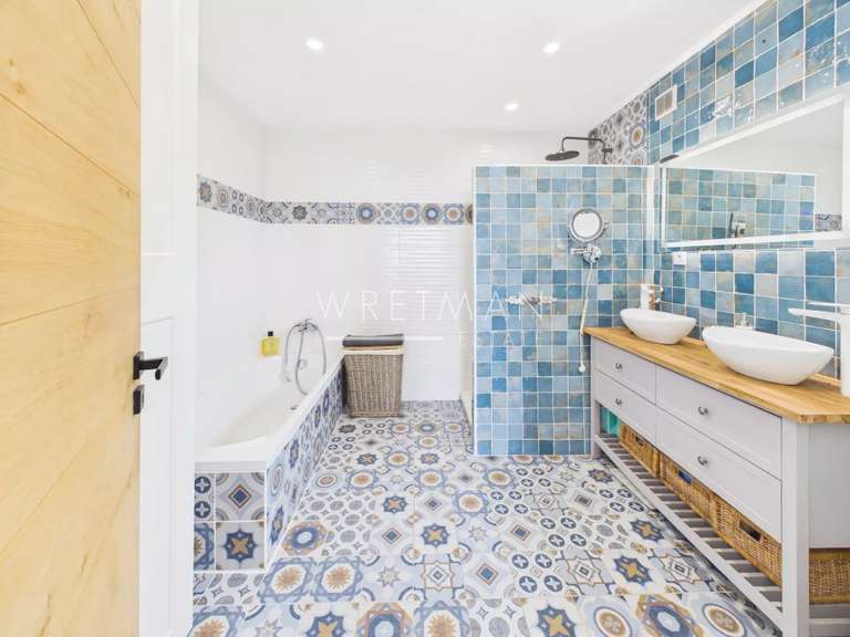 House Tourrettes-sur-Loup - 4 bedrooms - 223m²