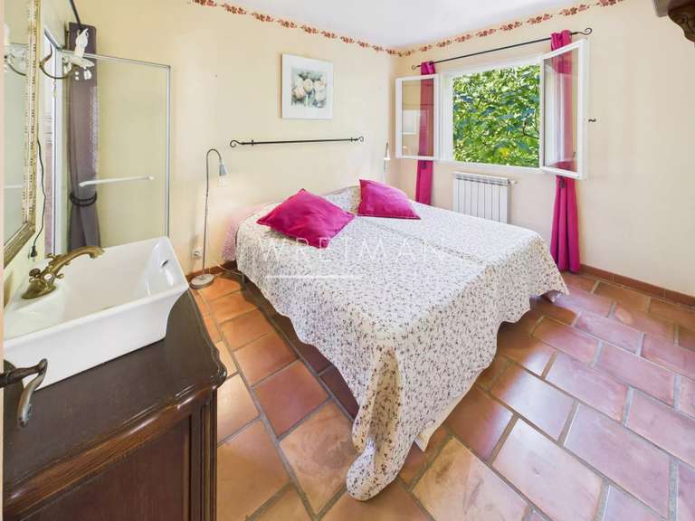 Maison Le Cannet-des-Maures - 4 chambres - 176m²
