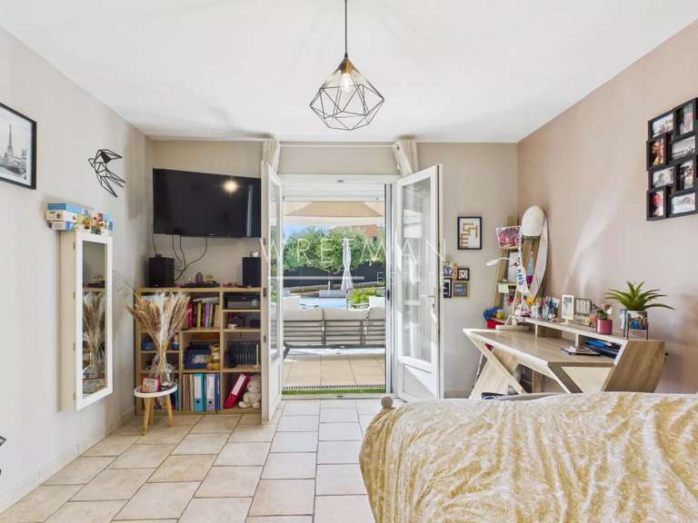 Maison Flassans-sur-Issole - 4 chambres - 164m²