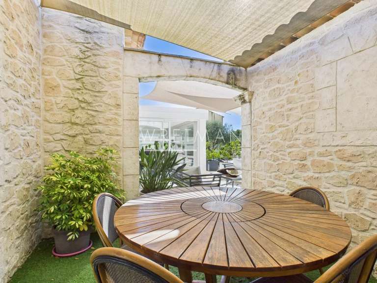 Maison Flassans-sur-Issole - 4 chambres - 164m²