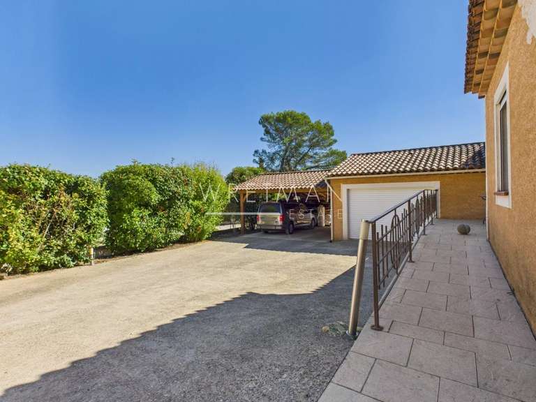 Maison Flassans-sur-Issole - 4 chambres - 164m²