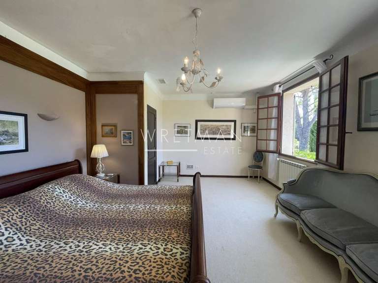 Maison Le Luc - 5 chambres - 238m²