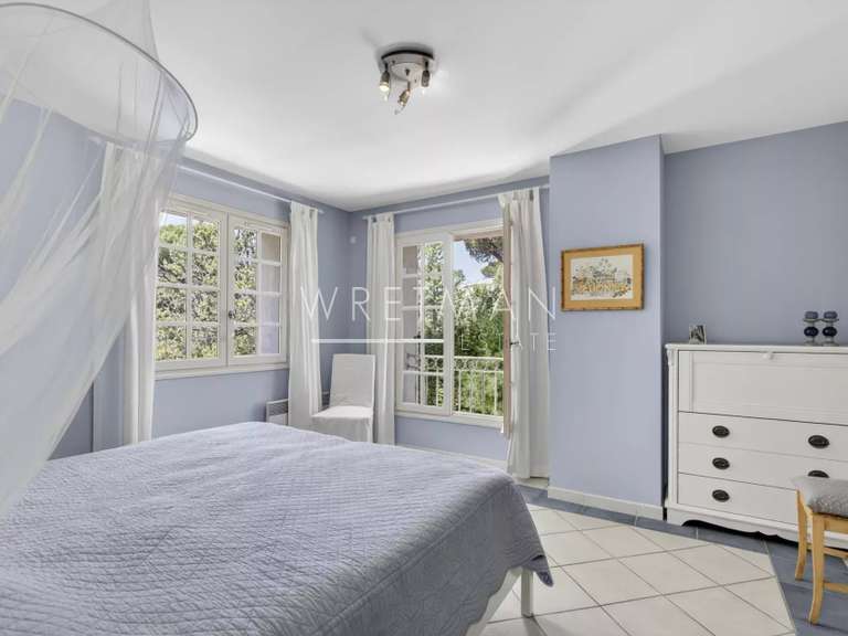 Maison Saint-Raphaël - 5 chambres - 275m²
