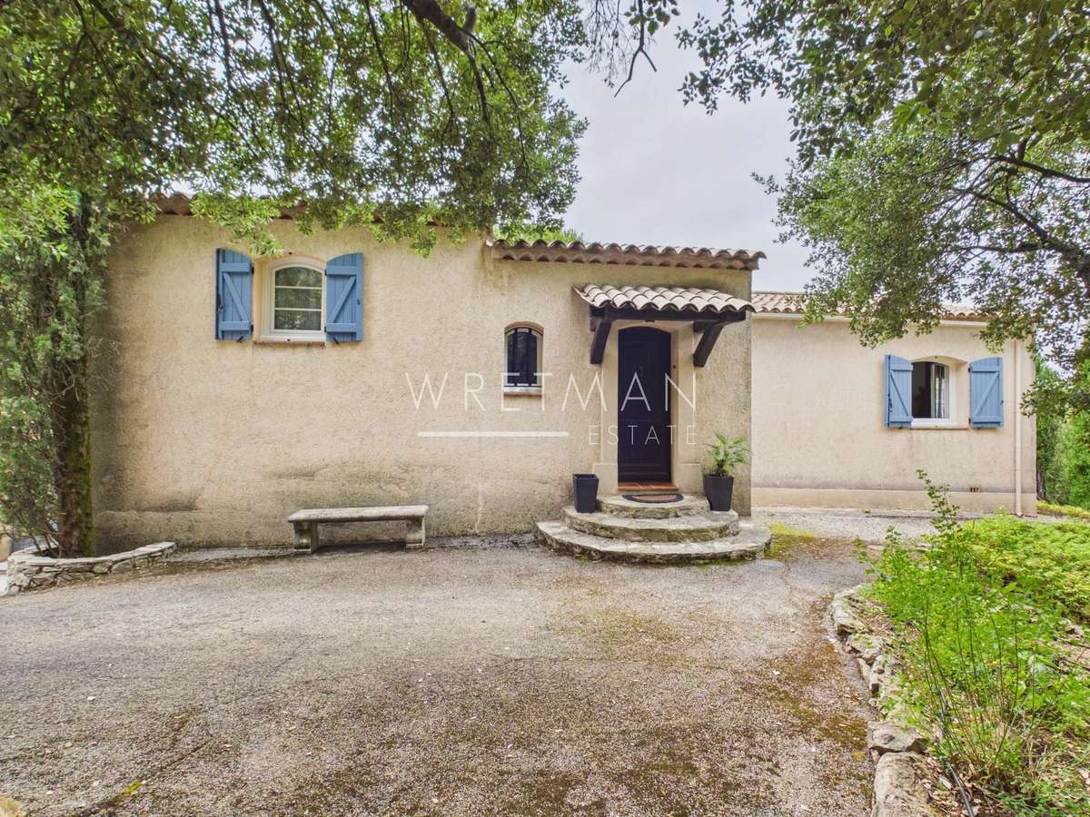 Maison Tourtour
