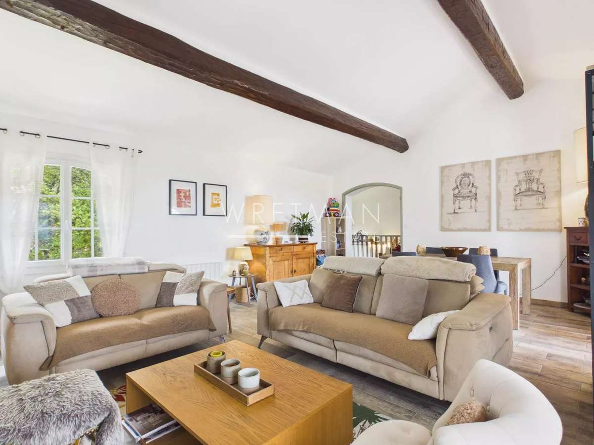 Maison Tourtour