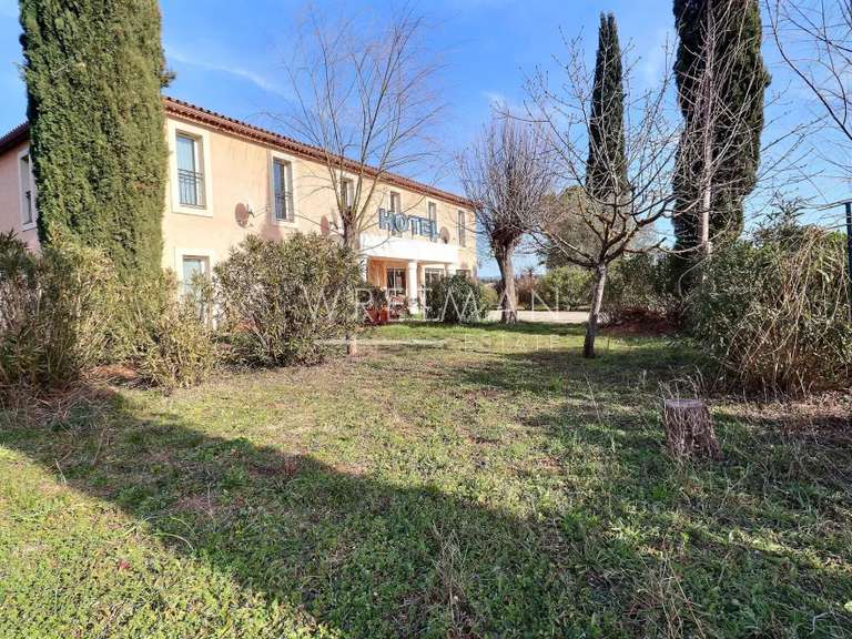 Maison Vidauban - 14 chambres - 560m²
