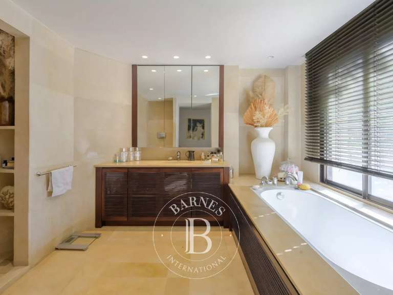 Maison Marseille 8e - 4 chambres - 244m²