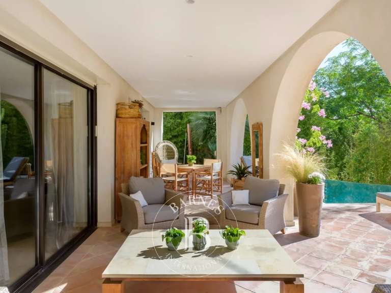 Maison Marseille 8e - 4 chambres - 244m²