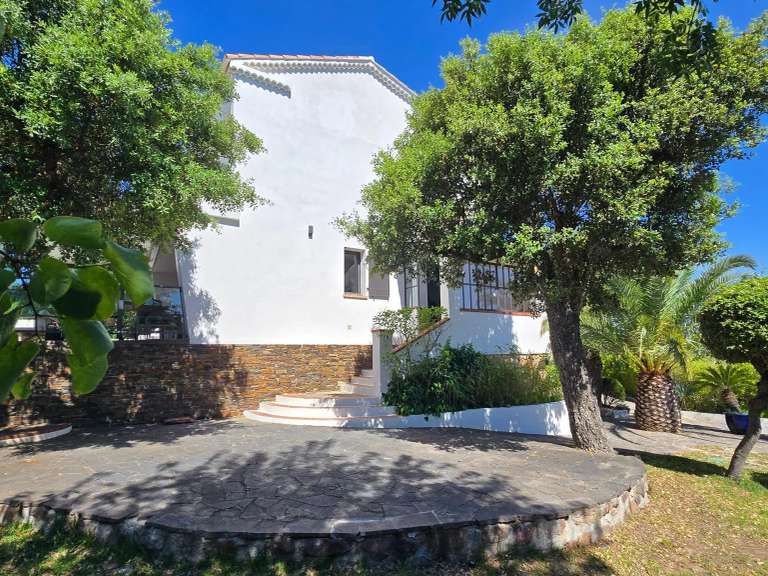 Maison Saint-Raphaël - 4 chambres - 207m²