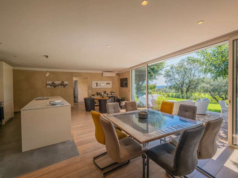 Maison Roquebrune-sur-Argens - 4 chambres - 230m²