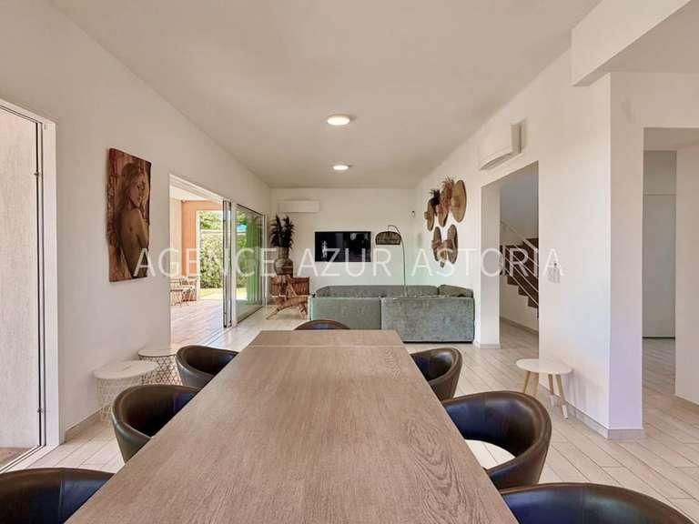 Maison Les issambres - 5 chambres - 210m²