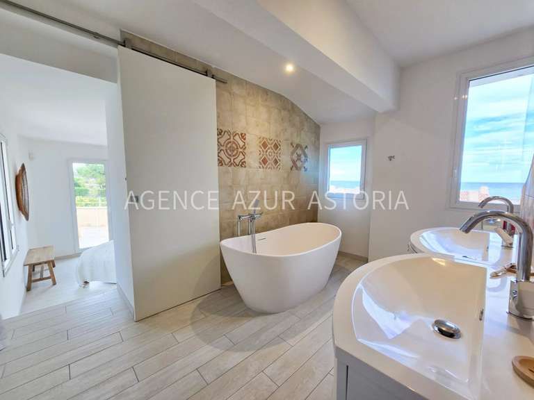 Maison Les issambres - 5 chambres - 210m²
