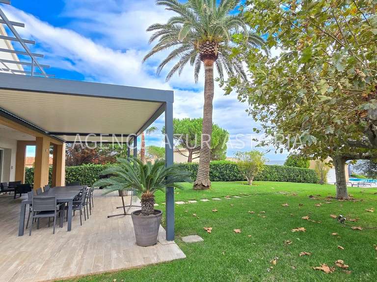 Maison Les issambres - 5 chambres - 210m²