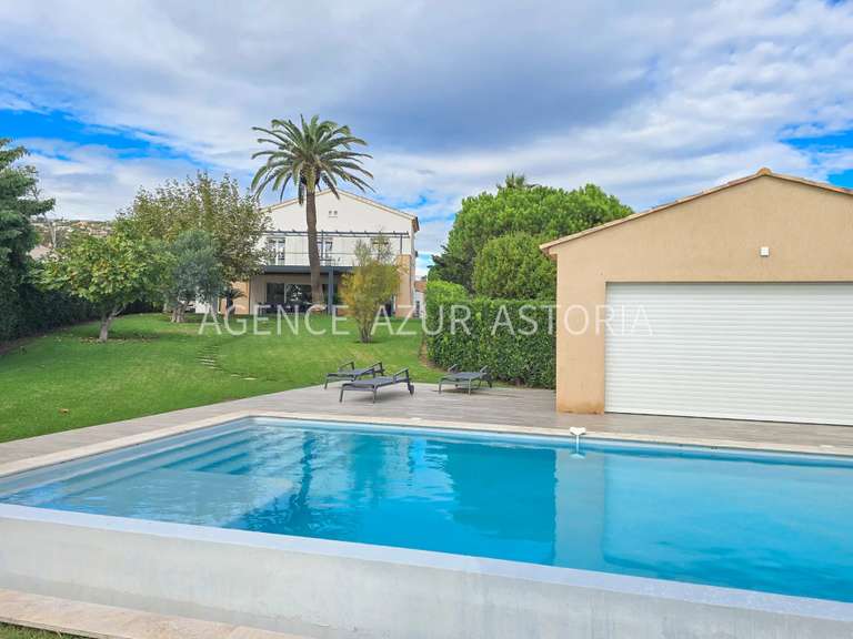 Maison Les issambres - 5 chambres - 210m²