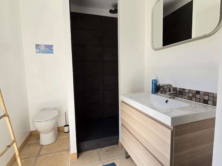 Maison Bagnols-en-Forêt - 3 chambres - 240m²