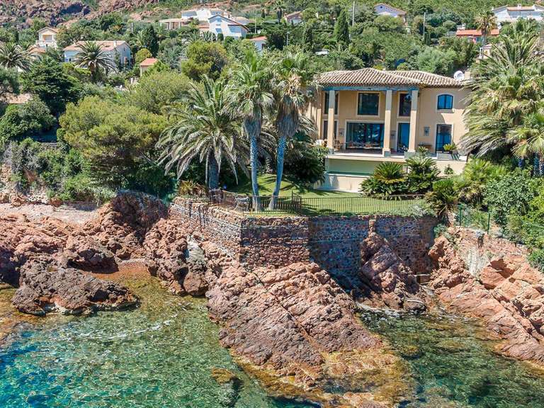 Maison Saint-Raphaël - 5 chambres - 250m²