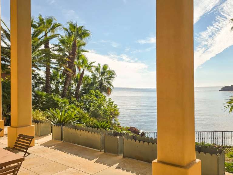 Maison Saint-Raphaël - 5 chambres - 250m²