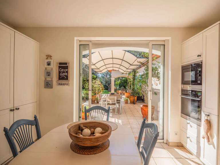 Maison Fréjus - 3 chambres - 230m²