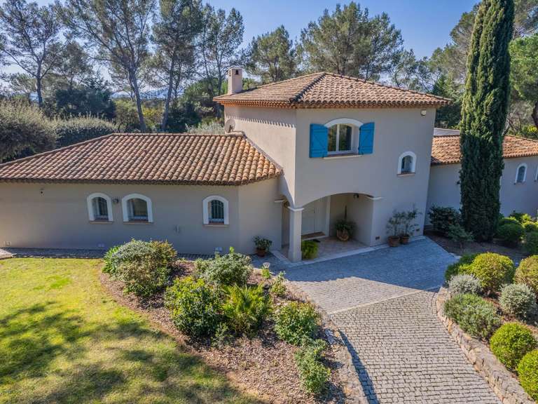 Maison Fréjus - 3 chambres - 230m²