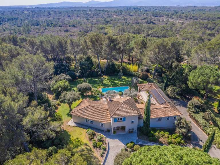 Maison Fréjus - 3 chambres - 230m²