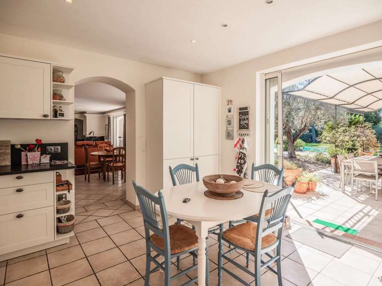 Maison Fréjus - 3 chambres - 230m²