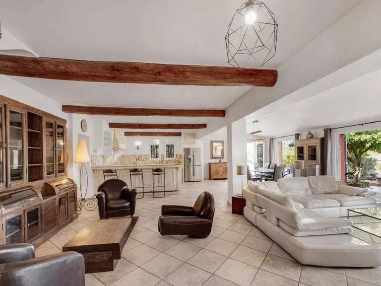 Maison Bagnols-en-Forêt - 4 chambres - 200m²