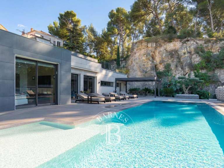 Maison Marseille 12e - 5 chambres - 480m²