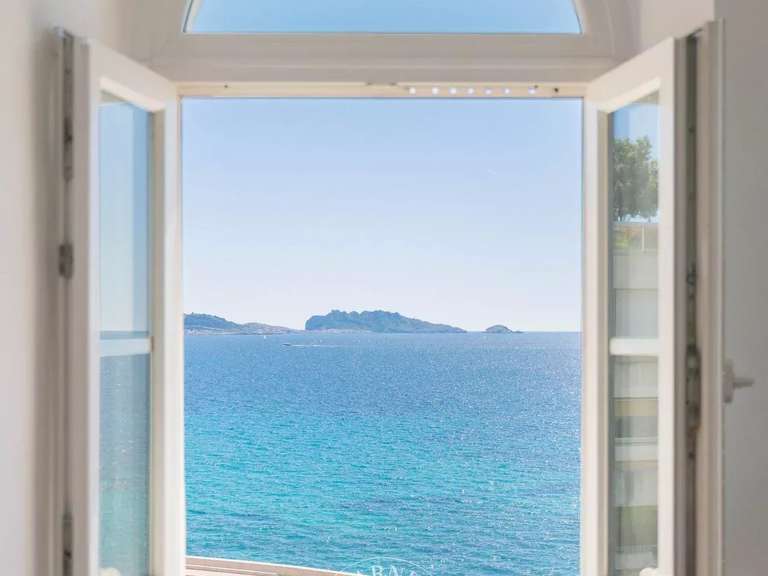 Maison Marseille 7e - 4 chambres - 181m²