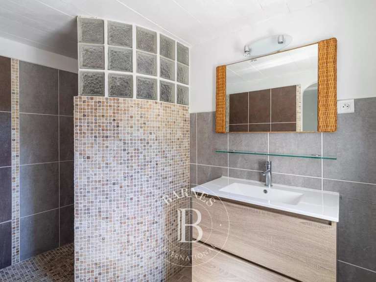 House Aubagne - 4 bedrooms - 195m²