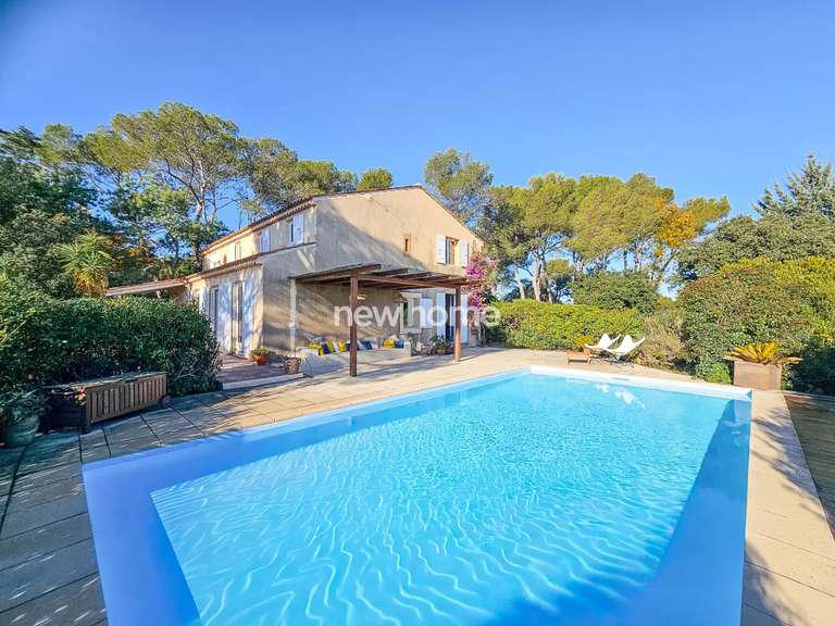 Maison Boulouris - 5 chambres - 185m²
