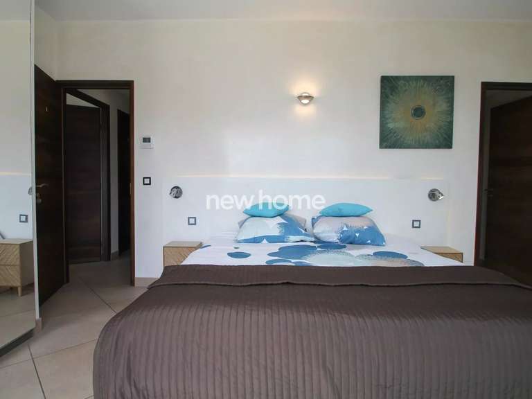Maison Fréjus - 9 chambres - 308m²