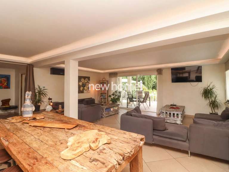 Maison Fréjus - 9 chambres - 308m²