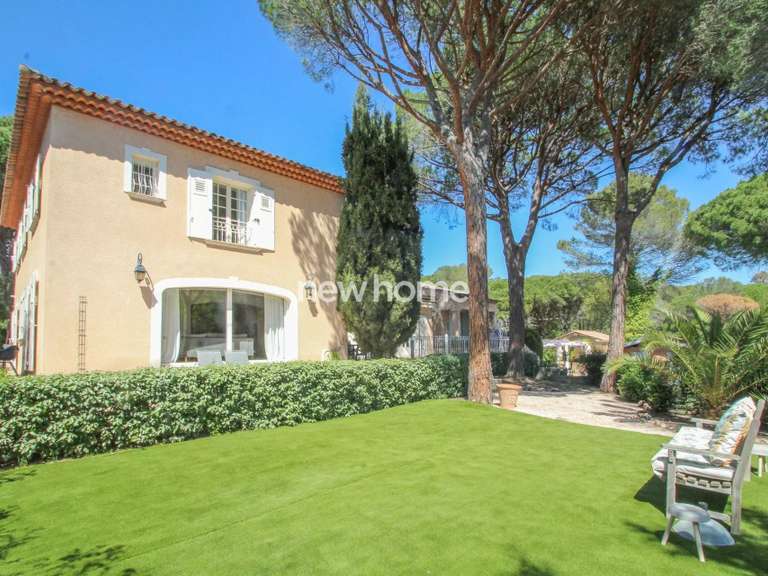 Maison Saint-Raphaël - 5 chambres - 275m²