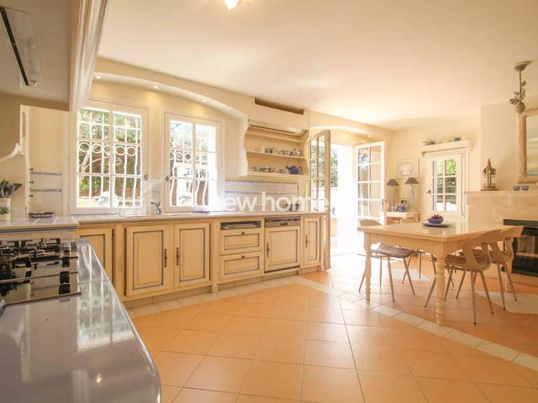 Maison Saint-Raphaël - 5 chambres - 275m²