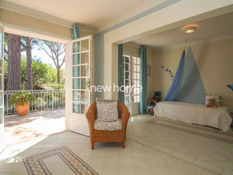 Maison Saint-Raphaël - 5 chambres - 275m²