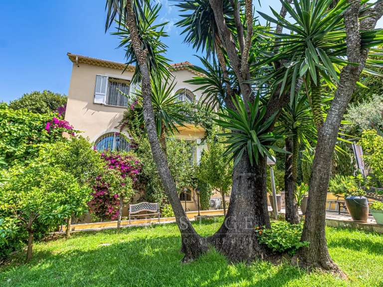 House Cap-d-antibes - 3 bedrooms - 247m²