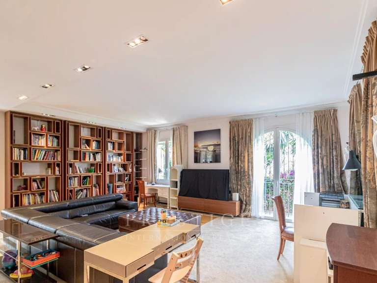 House Cap-d-antibes - 3 bedrooms - 247m²