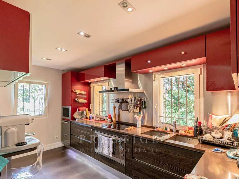 House Cap-d-antibes - 3 bedrooms - 247m²