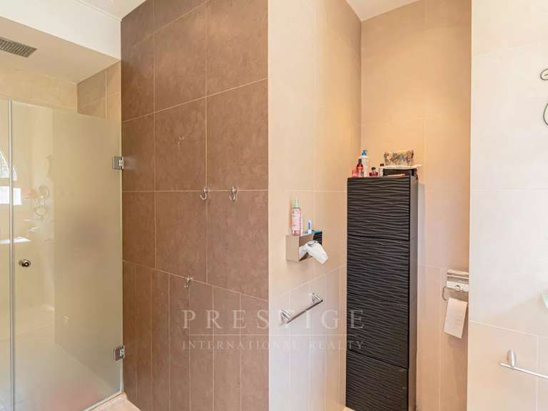 House Cap-d-antibes - 3 bedrooms - 247m²