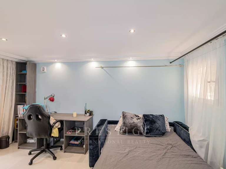 House Cap-d-antibes - 3 bedrooms - 247m²
