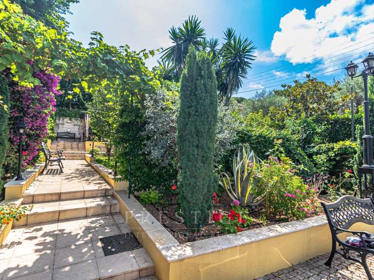 House Cap-d-antibes - 3 bedrooms - 247m²