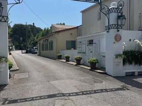 House Cap-d-antibes - 3 bedrooms - 247m²