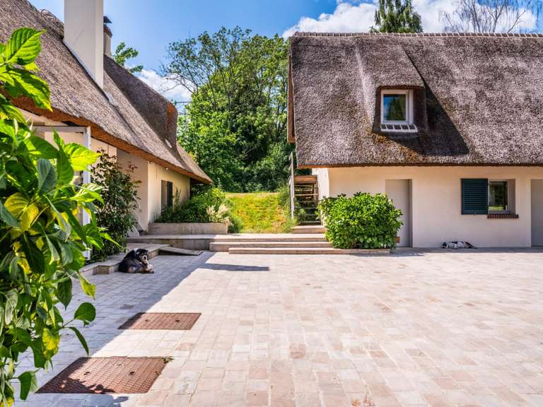 Maison Montfort-l'Amaury - 9 chambres - 480m²