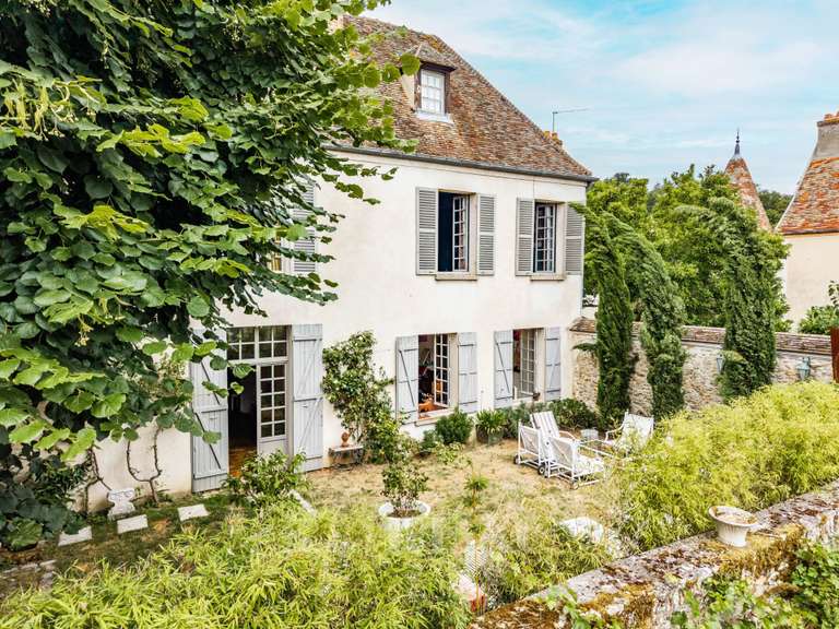 Maison Montfort-l'Amaury - 5 chambres - 394m²