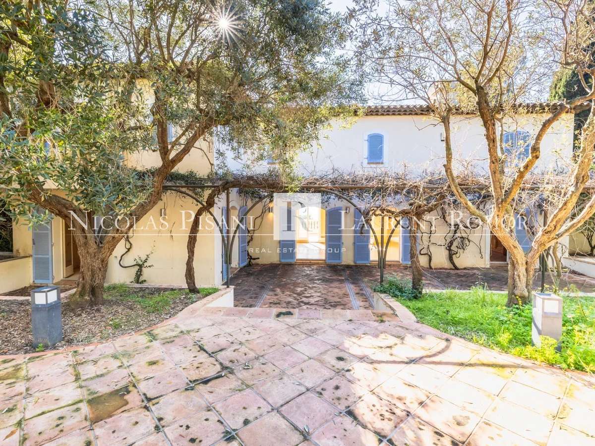 House Saint-Jean-Cap-Ferrat