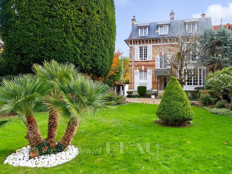 House Versailles - 8 bedrooms - 226m²