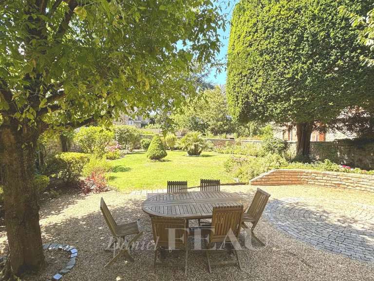 Maison Versailles - 8 chambres - 226m²