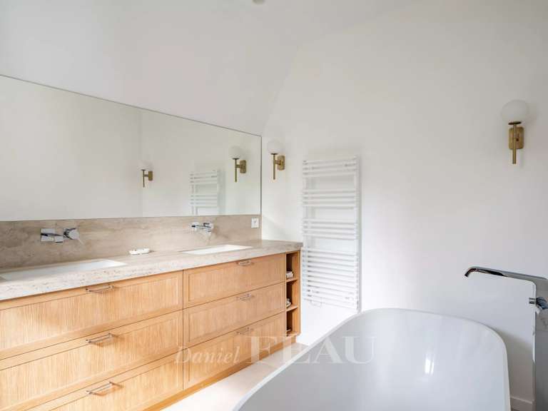 Maison Montfort-l'Amaury - 5 chambres - 355m²